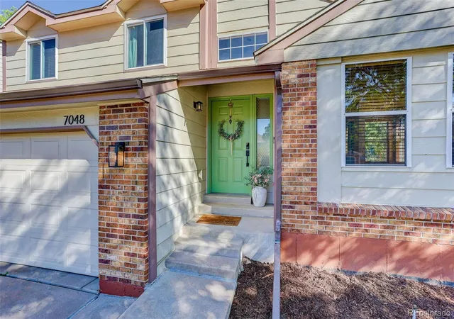 Photo 2 of Single family home for sale at 7048 S Flower Ct, Littleton, CO 80128 | MLS# 7820113 | Listing updated on 2026-10-17