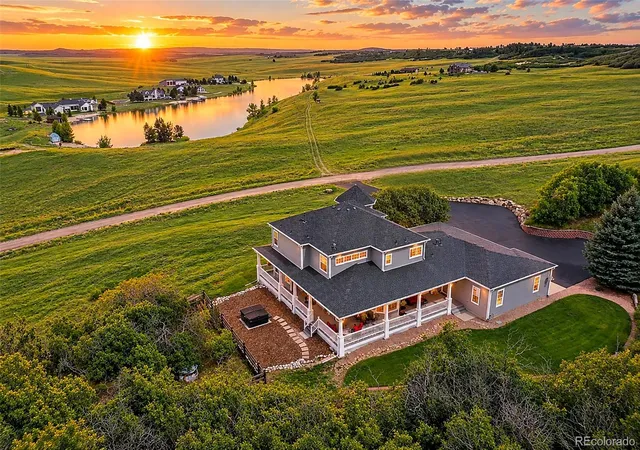 Photo 1 of Single family home for sale at 7014 Nautique Cir, Larkspur, CO 80118 | MLS# 8903200 | Listing updated on 2026-10-12