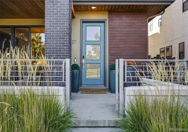 Photo 2 of Single family home for sale at 27 S Oneida Court, Denver, CO 80230 | MLS# 5450224 | Listing updated on 2026-10-22