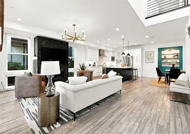 Photo 4 of Single family home for sale at 27 S Oneida Court, Denver, CO 80230 | MLS# 5450224 | Listing updated on 2026-10-22