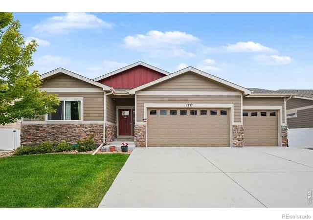 Photo 1 of Single family home for sale at 1237 Tipton St, Berthoud, CO 80513 | MLS# IR1069852 | Listing updated on 2026-10-02
