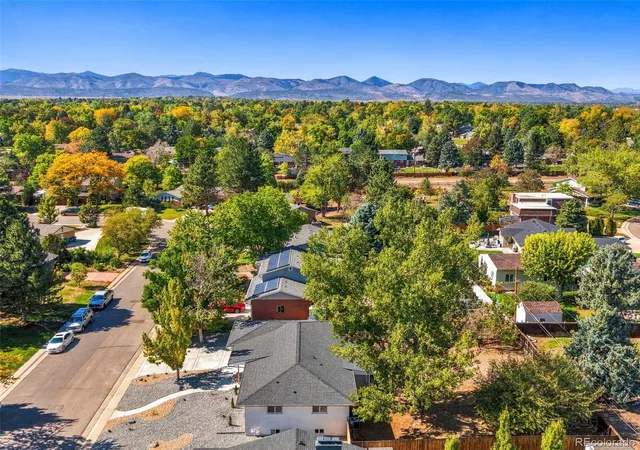 Photo 3 of Single family home for sale at 5051 W Geddes Cir, Littleton, CO 80128 | MLS# 1673162 | Listing updated on 2026-10-02