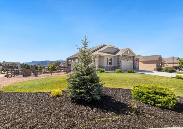Photo 3 of Single family home for sale at 19608 Still River Ct, Monument, CO 80132 | MLS# 6576835 | Listing updated on 2026-10-06