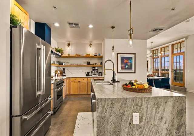 Photo 4 of Condo for sale at 275 S Harrison St #602, Denver, CO 80209 | MLS# 6619828 | Listing updated on 2026-10-07