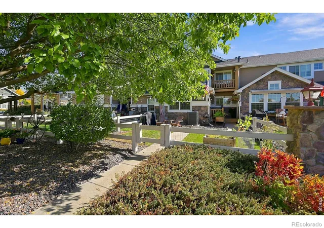 Photo 2 of Townhouse for sale at 212 Rock Brg Ln, Windsor, CO 80550 | MLS# IR1069898 | Listing updated on 2026-10-06