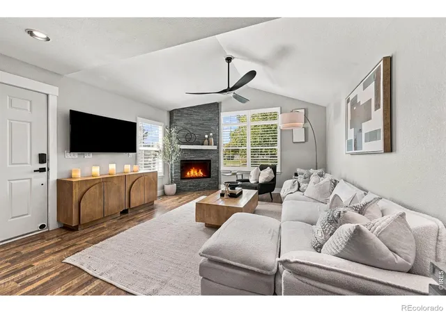 Photo 4 of Townhouse for sale at 212 Rock Brg Ln, Windsor, CO 80550 | MLS# IR1069898 | Listing updated on 2026-10-06