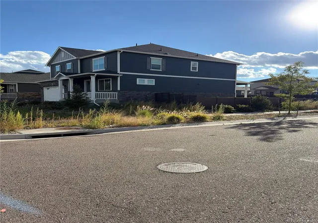 Photo 2 of Single family home for sale at 49 N Waterloo St, Aurora, CO 80018 | MLS# 2548611 | Listing updated on 2026-10-03