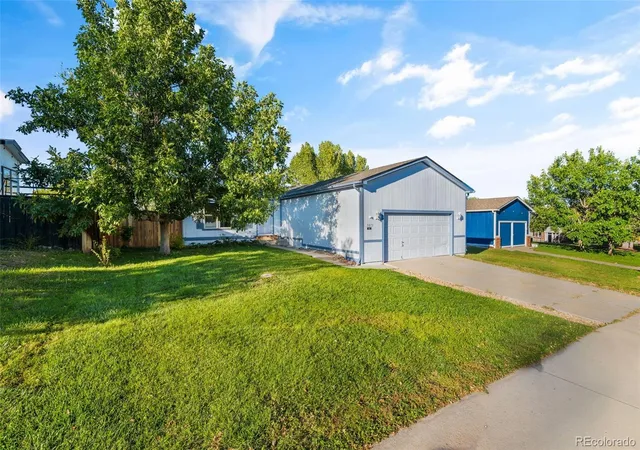 Photo 2 of Single family home for sale at 5873 S Quemoy Cir, Centennial, CO 80015 | MLS# 1548437 | Listing updated on 2026-10-04