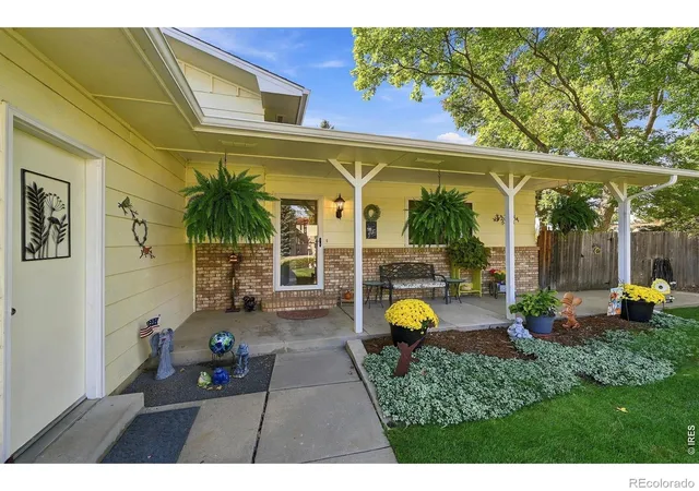 Photo 2 of Single family home for sale at 1800 Rolling View Dr, Loveland, CO 80537 | MLS# IR1069913 | Listing updated on 2026-10-06