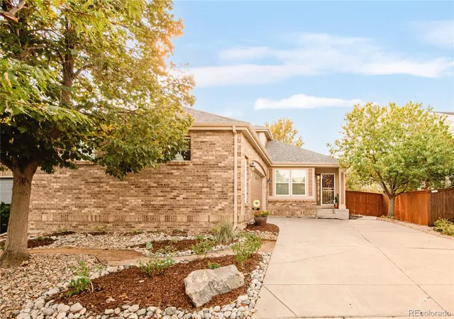 Photo 2 of Single family home for sale at 5023 S Eaton Park Way, Aurora, CO 80016 | MLS# 4660286 | Listing updated on 2026-10-20