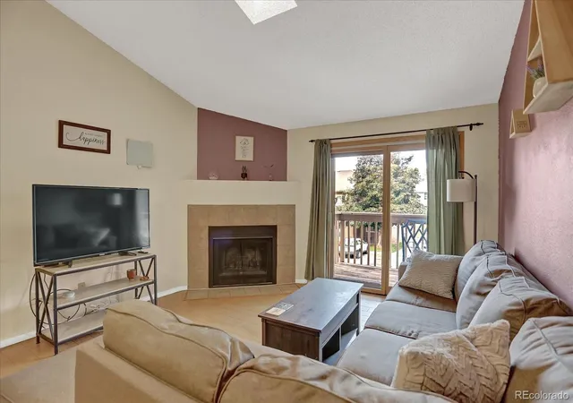 Listing Photo 4 - Condo for sale in building located at 10263 E Peakview Ave, Englewood, CO 80111 - Unit #C201