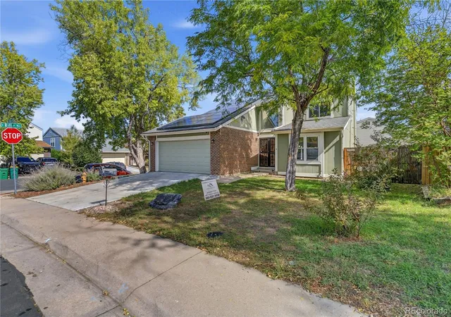 Photo 3 of Single family home for sale at 838 S Rifle Ct, Aurora, CO 80017 | MLS# 8837058 | Listing updated on 2026-10-07