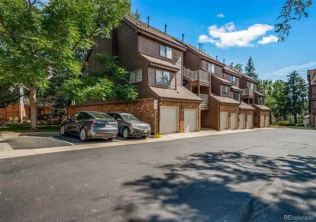 Photo 3 of Condo for sale at 834 S Vance St #F, Lakewood, CO 80226 | MLS# 9068147 | Listing updated on 2026-10-08