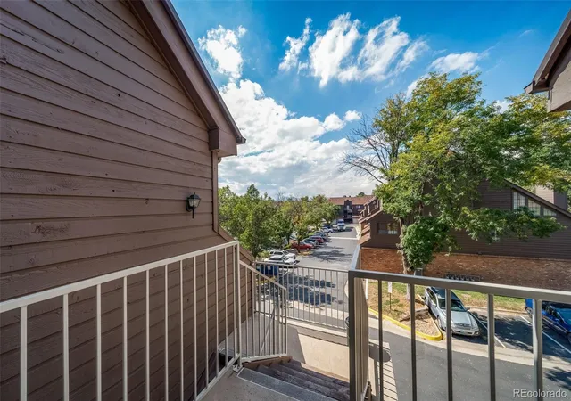 Listing Photo 4 - Condo for sale in building located at 834 S Vance St, Lakewood, CO 80226 - Unit #F