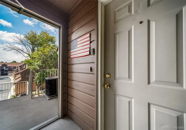 Listing Photo 5 - Condo for sale in building located at 834 S Vance St, Lakewood, CO 80226 - Unit #F