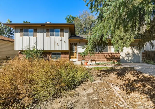 Photo 3 of Single family home for sale at 3702 Pearl Dr, Colorado Springs, CO 80918 | MLS# 8356704 | Listing updated on 2026-10-07