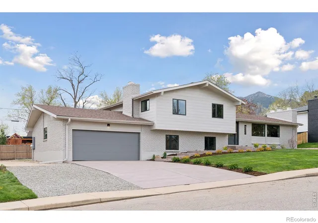 Photo 2 of Single family home for sale at 2890 Regis Dr, Boulder, CO 80305 | MLS# IR1069946 | Listing updated on 2026-10-06
