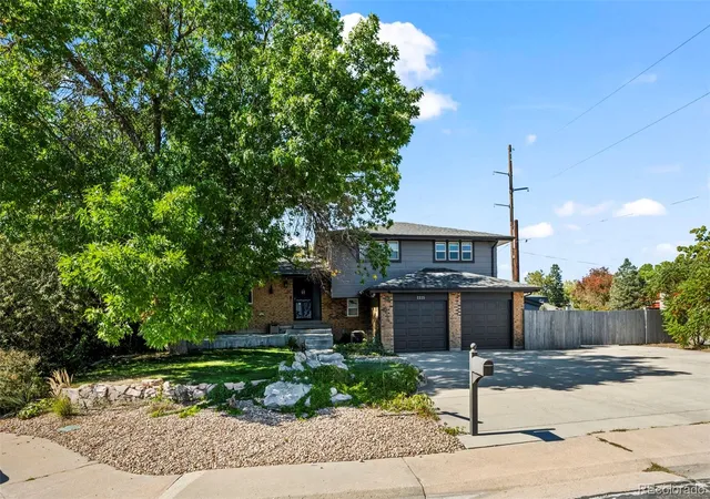 Photo 1 of Single family home for sale at 1111 S Holland Ct, Lakewood, CO 80232 | MLS# 9219131 | Listing updated on 2026-10-08