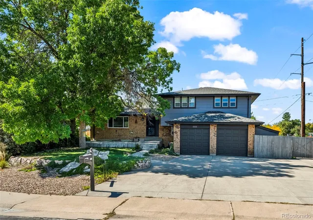 Photo 2 of Single family home for sale at 1111 S Holland Ct, Lakewood, CO 80232 | MLS# 9219131 | Listing updated on 2026-10-08
