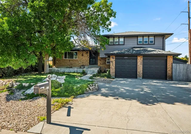 Photo 3 of Single family home for sale at 1111 S Holland Ct, Lakewood, CO 80232 | MLS# 9219131 | Listing updated on 2026-10-08