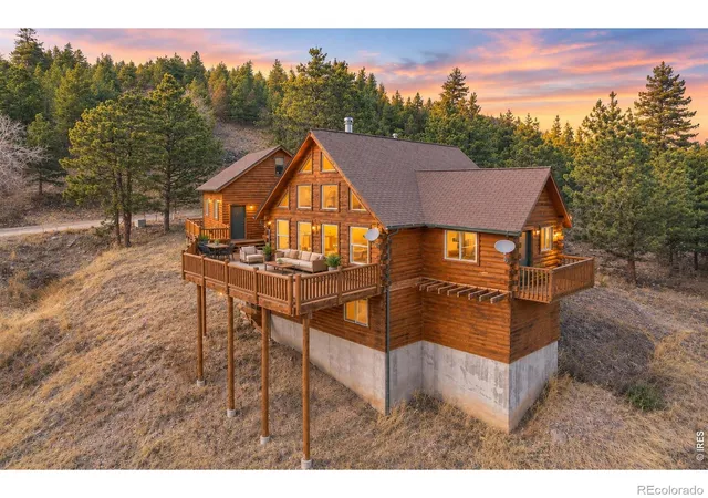 Single family home for sale at 750 Cougar Dr, Boulder, CO 80302 | MLS# IR1069963