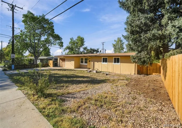 Photo 3 of Single family home for sale at 1631 W Prentice Ave, Littleton, CO 80120 | MLS# 5389950 | Listing updated on 2026-10-09