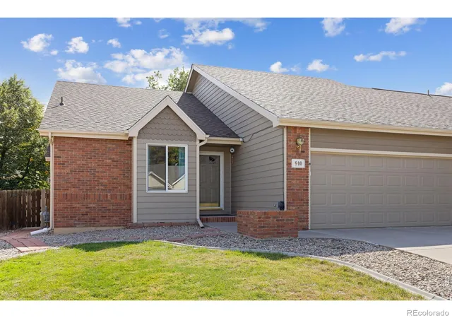 Photo 4 of Townhouse for sale at 910 N 4th Street, Johnstown, CO 80534 | MLS# IR1069975 | Listing updated on 2026-10-06