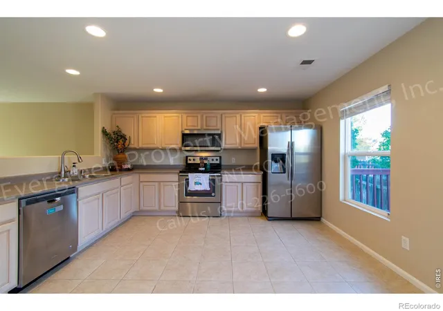 Photo 4 of Single family home for sale at 6714 Autumn Ridge Dr, Fort Collins, CO 80525 | MLS# IR1069979 | Listing updated on 2026-10-08