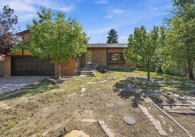 Single family home for sale at 11052 E Ohio Pl, Aurora, CO 80012 | MLS# 4985983