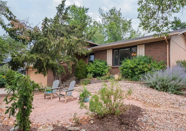 Single family home for sale at 11996 E Oregon Cir, Aurora, CO 80012 | MLS# 2798799