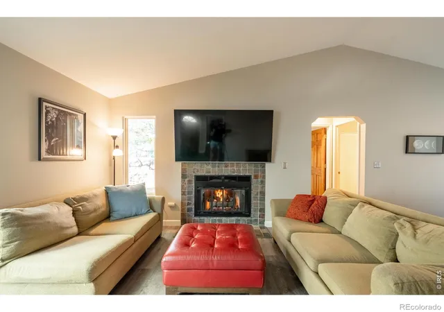 Photo 3 of Single family home for sale at 1612 Feltham Pl, Longmont, CO 80501 | MLS# IR1069985 | Listing updated on 2026-10-09