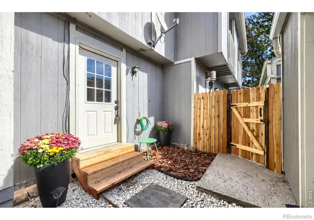 Photo 1 of Townhouse for sale at 15648 E Mexico Ave, Aurora, CO 80017 | MLS# IR1069986 | Listing updated on 2026-10-09