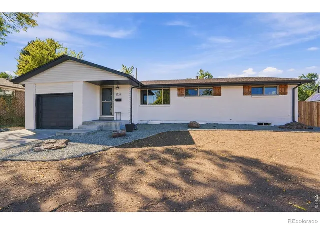 Photo 1 of Single family home for sale at 1521 S Carr St, Lakewood, CO 80232 | MLS# IR1069996 | Listing updated on 2026-10-06