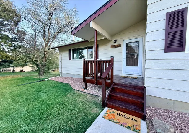 Photo 4 of Single family home for sale at 1845 Buttercup Rd, Elizabeth, CO 80107 | MLS# 1711893 | Listing updated on 2026-10-08