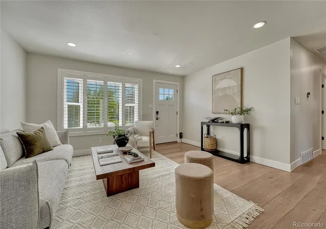 Photo 4 of Single family home for sale at 6945 S Clermont Dr, Centennial, CO 80122 | MLS# 9041628 | Listing updated on 2026-10-04