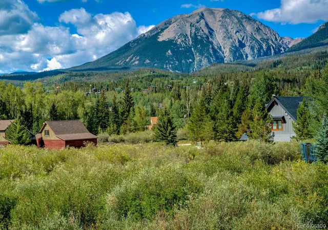 Photo 2 of Single family home for sale at 254 Hillside Dr, Silverthorne, CO 80498 | MLS# 9456149 | Listing updated on 2026-10-04