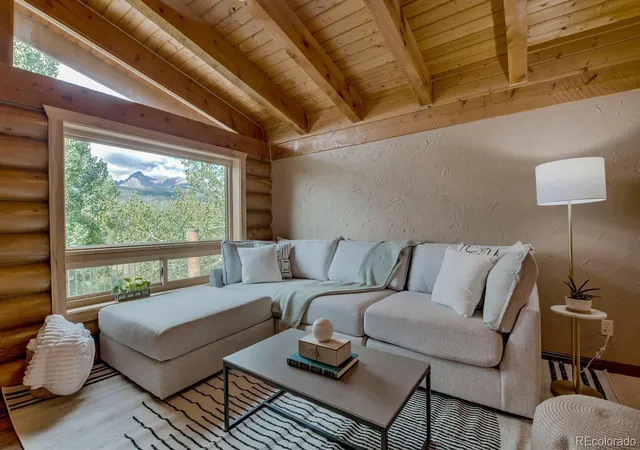 Photo 3 of Single family home for sale at 254 Hillside Dr, Silverthorne, CO 80498 | MLS# 9456149 | Listing updated on 2026-10-04