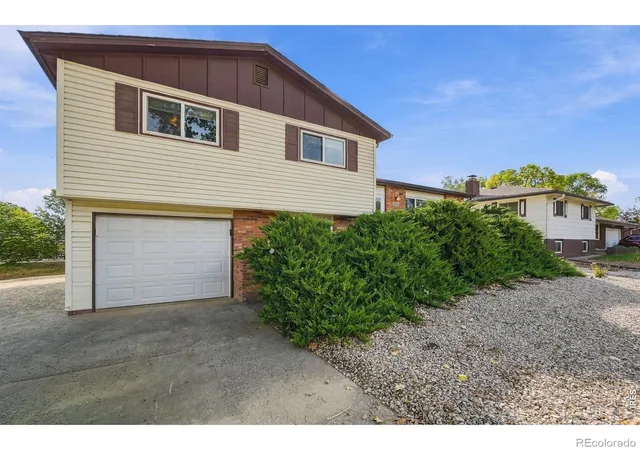 Photo 2 of Single family home for sale at 2404 N Van Buren Ave, Loveland, CO 80538 | MLS# IR1070011 | Listing updated on 2026-10-06