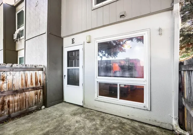 Photo 2 of Townhouse for sale at 7373 W Florida Ave #E, Lakewood, CO 80232 | MLS# 4639598 | Listing updated on 2026-10-04