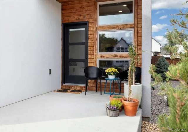 Photo 2 of Single family home for sale at 330 Two Rivers Rd, Salida, CO 81201 | MLS# 8196875 | Listing updated on 2026-10-09