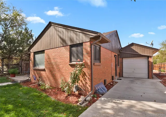 Photo 1 of Single family home for sale at 2371 Joliet St, Aurora, CO 80010 | MLS# 6081912 | Listing updated on 2026-10-08