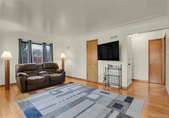 Photo 4 of Single family home for sale at 2371 Joliet St, Aurora, CO 80010 | MLS# 6081912 | Listing updated on 2026-10-08