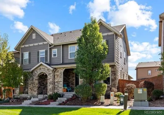 Photo 2 of Townhouse for sale at 7629 S Zante Ct, Aurora, CO 80016 | MLS# 7246341 | Listing updated on 2026-10-11