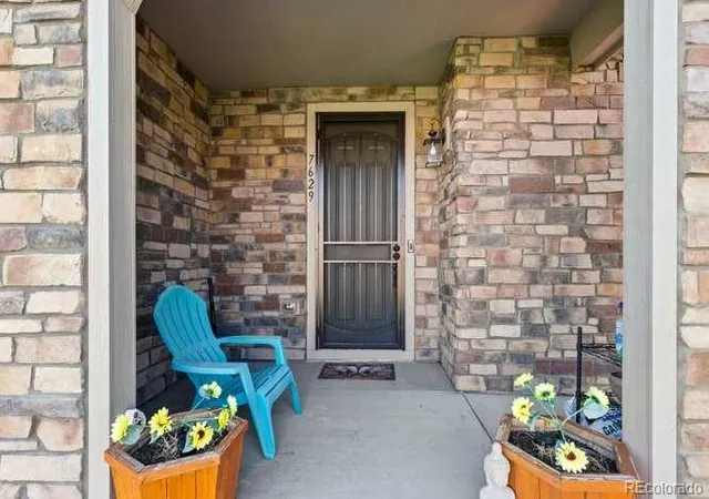 Photo 4 of Townhouse for sale at 7629 S Zante Ct, Aurora, CO 80016 | MLS# 7246341 | Listing updated on 2026-10-11