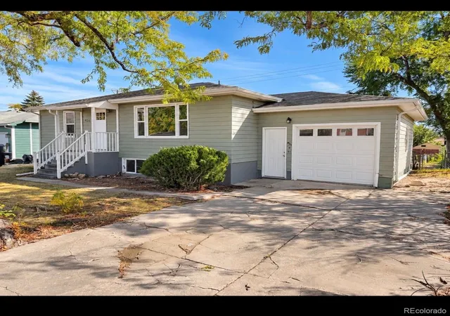 Photo 4 of Single family home for sale at 820 35th Avenue Ct, Greeley, CO 80634 | MLS# 3800161 | Listing updated on 2026-10-07