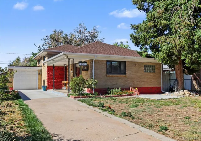 Photo 2 of Single family home for sale at 2383 Oakland St, Aurora, CO 80010 | MLS# 4754100 | Listing updated on 2026-10-09