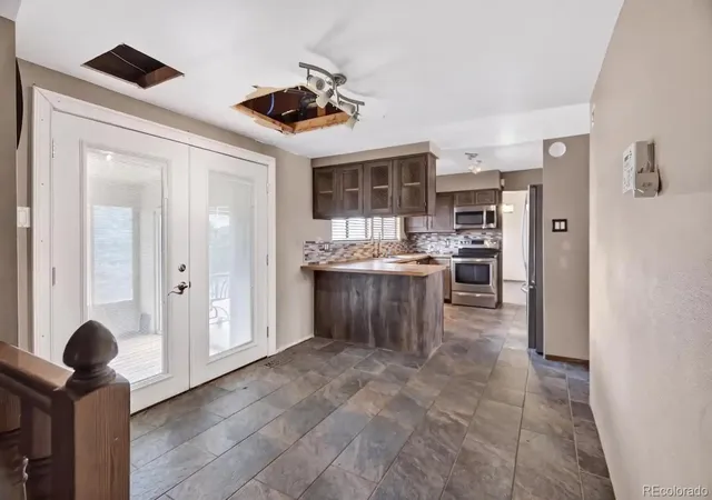 Photo 3 of Single family home for sale at 190 Encino Dr, Pueblo, CO 81005 | MLS# 7259360 | Listing updated on 2026-10-06