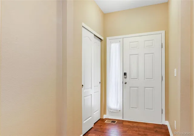 Photo 3 of Single family home for sale at 4879 S Picadilly Ct, Aurora, CO 80015 | MLS# 4819813 | Listing updated on 2026-10-24