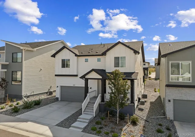 Photo 4 of Single family home for sale at 459 Welded Tuff Trl, Castle Rock, CO 80104 | MLS# 7653772 | Listing updated on 2026-10-08