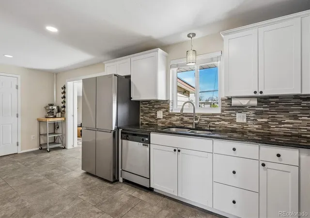 Photo 4 of Single family home for sale at 6260 Chase St, Arvada, CO 80003 | MLS# 7079564 | Listing updated on 2026-10-08